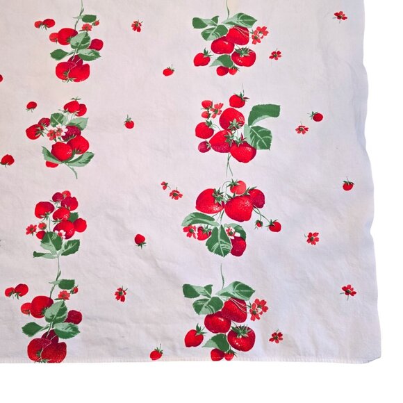 Vintage Tablecloth Strawberry 49x53 Kitchen Garden Strawberries Fruit Farmhouse - Picture 2 of 16